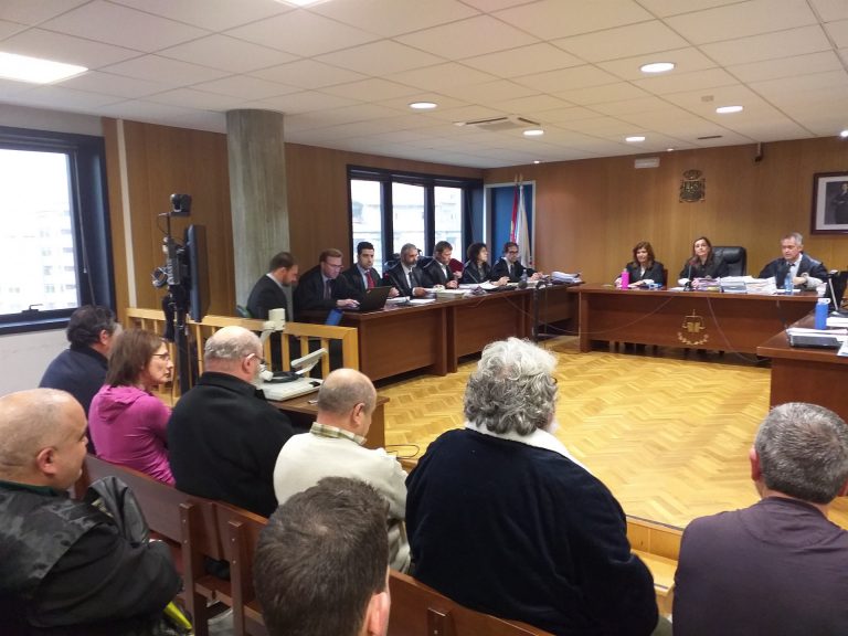 La provisión de tabaco a buques desguazados despertó las sospechas y originó la investigación por contrabando en Marín