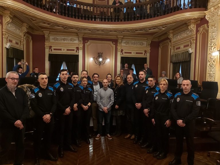 Jácome garantiza que ahora que él «pilota el barco» en Ourense «no habrá nada ilegal» en los presupuestos