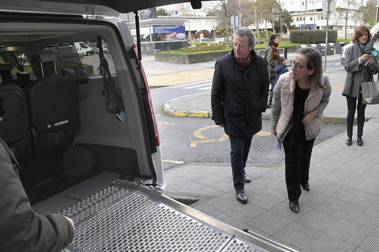 El DOG publica las ayudas para la compra de taxis adaptados para personas con movilidad reducida o de bajas emisiones