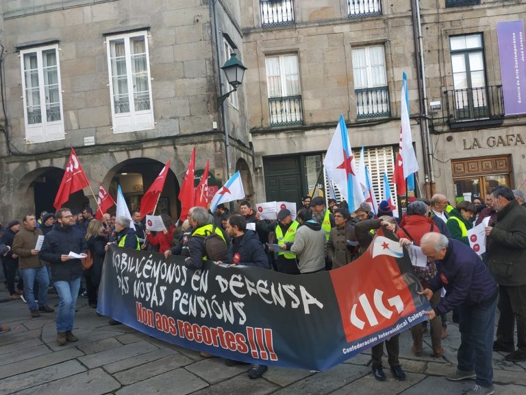 Cientos de jubilados gallegos protestan en las siete ciudades para exigir la derogación de la reforma de las pensiones
