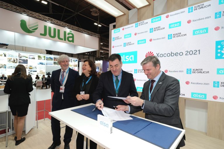 Fitur.- Alsa promocionará la imagen del Xacobeo 2021 a través de sus vehículos y ofrecerá descuentos a los peregrinos