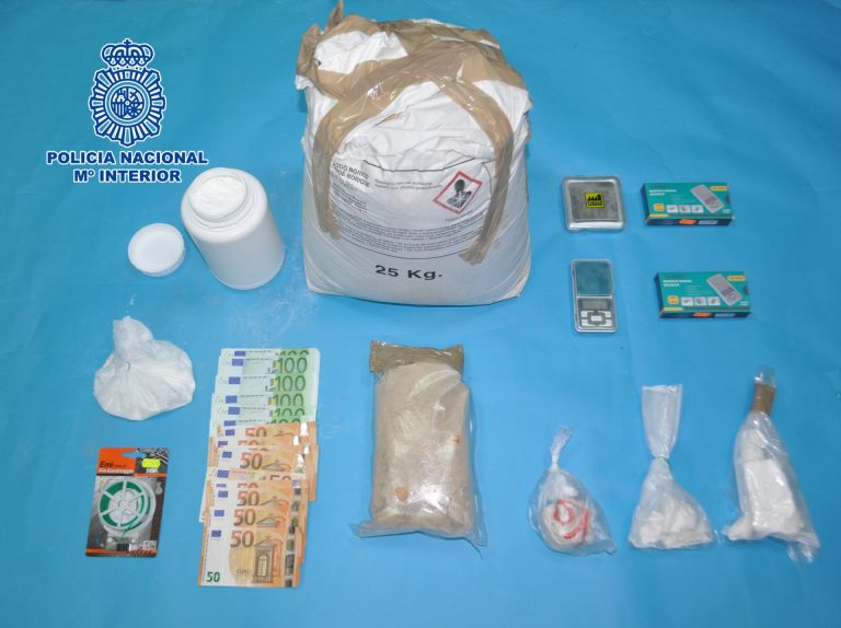 Detenidas dos personas acusadas de suministrar cocaína y heroína en asentamientos chabolistas de Ferrol y Narón