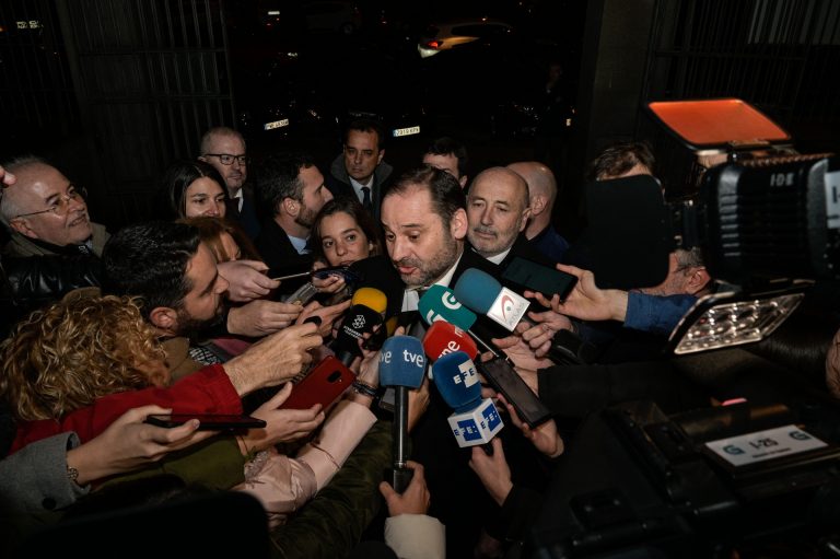 Ábalos sitúa en 2021 la llegada del AVE a Galicia, pero insiste en que «nunca se dijo» que fuese antes del Xacobeo