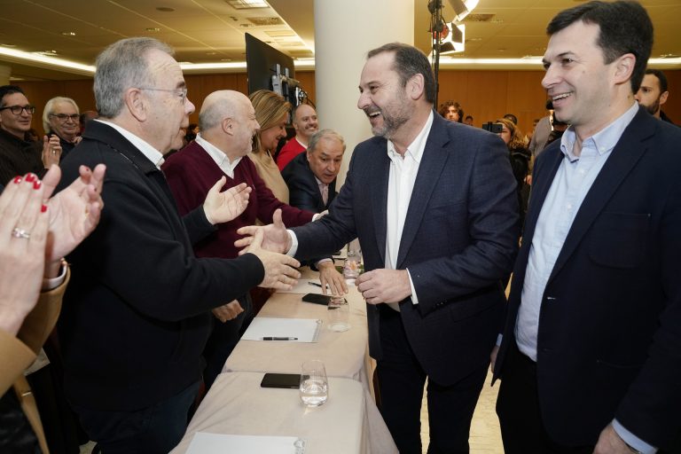 Ábalos: «Yo me voy a centrar en el AVE; Feijóo que se centre en la educación y la sanidad»