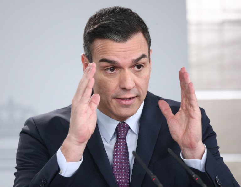 Sánchez avanza una senda de déficit «más flexible» e insiste en aprobar los PGE «cuanto antes»