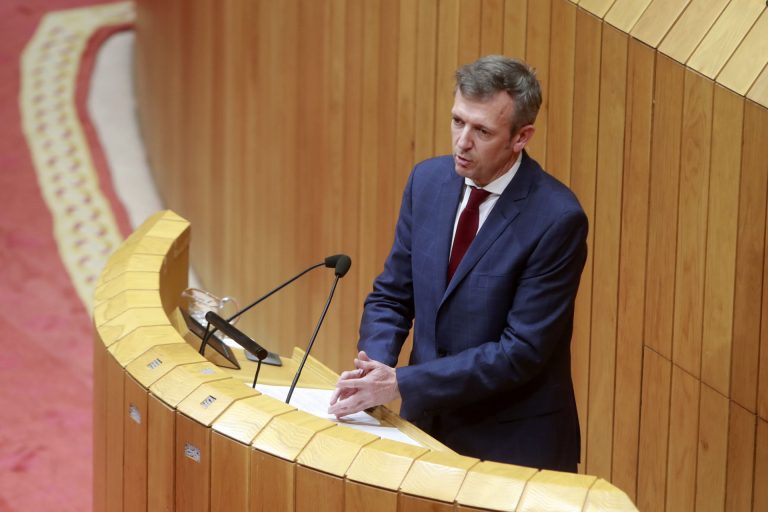 Pleno.- La Xunta pedirá ya la Comisión Mixta con el Gobierno y reitera: combatirá la «estafa» del IVA