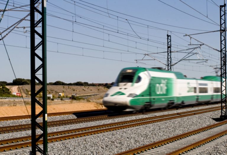 Adif realiza pruebas de fiabilidad en el tramo Madrid-Olmedo-Zamora, parte la línea de alta velocidad Galicia-Madrid