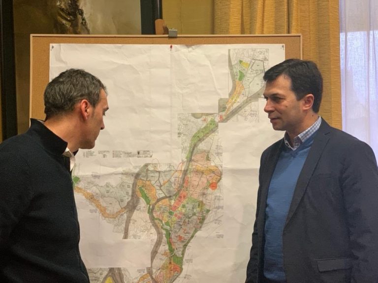 G.Caballero compromete el apoyo del PSdeG a Tui y señala el corredor de O Baixo Miño como una «asignatura pendiente»