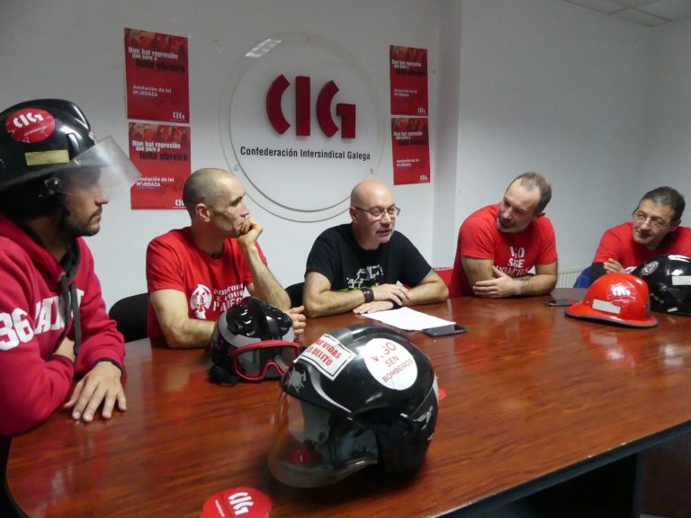 El juez anula los servicios mínimos de los bomberos de Vigo por falta de motivación y por coincidir con los ordinarios