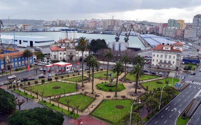 Multa de hasta 3.000 euros para quien vaya de botellón a los jardines Méndez Núñez de A Coruña