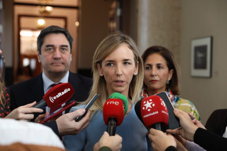 Álvarez de Toledo recalca que Feijóo «tiene que ser candidato» tras la «heroicidad» de mantener la «mayoría absoluta»