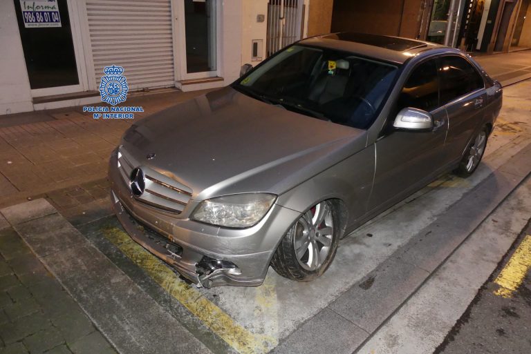 Detenidos tres vecinos de Ferrol tras sufrir un accidente después de robar en un local hostelero de Pontevedra