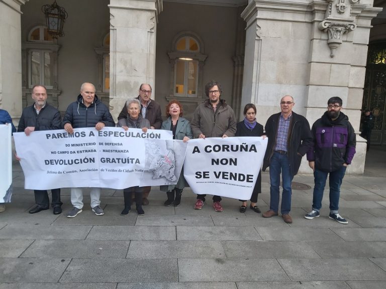 El BNG critica que se impidiese a Defensa do Común el acceso a la tribuna del público del pleno con pancartas y carteles