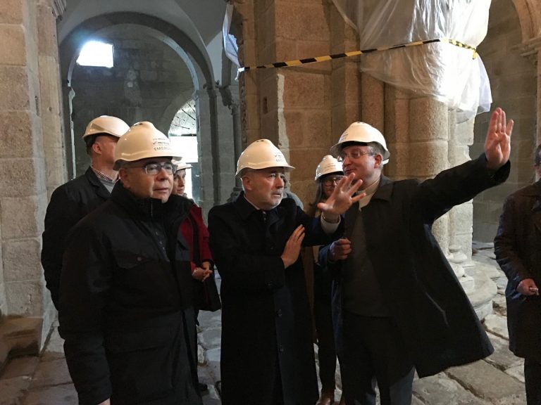 La escalinata de la Catedral de Santiago podría estar disponible para julio de este mismo año