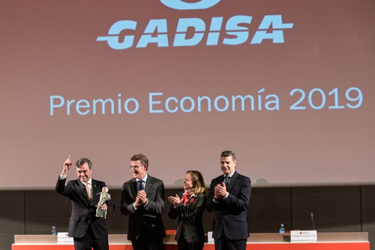 Los economistas gallegos entregan el Premio Economía al Grupo Gadisa por su «contribución al desarrollo económico»