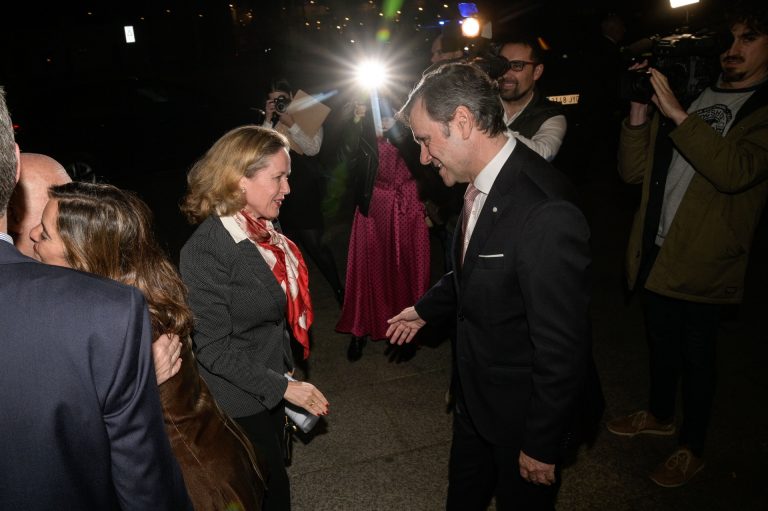 Calviño ve a España «capeando mejor» que otros países «la ralentización», pero aboga por reformas estructurales