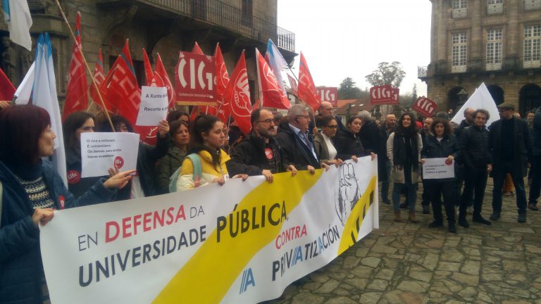 Cientos de personas claman en todos los campus gallegos contra el proyecto de universidad privada de Abanca