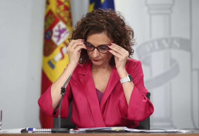 El PP exige a Hacienda 170 millones para Galicia en incentivos y la ministra niega la cifra y la obligación legal de pagarla