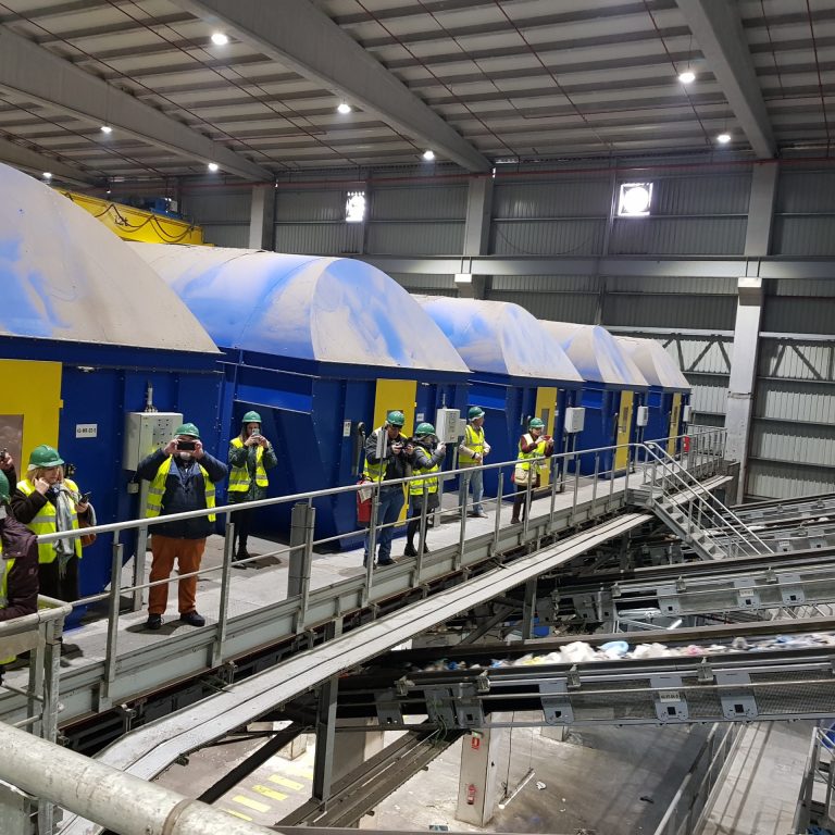 Los ayuntamientos adscritos a Sogama reducen la producción de residuos y aumentan el reciclaje en la bolsa amarilla