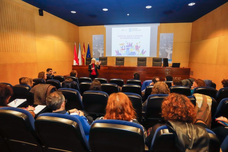 Profesionales participan en Vigo en un evento que aborda los recursos disponibles para empresas de economía social