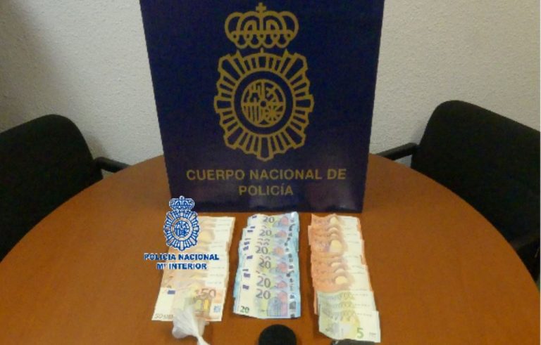 Detenida una mujer con sustancias estupefacientes por tráfico de drogas en Ribeira (A Coruña)