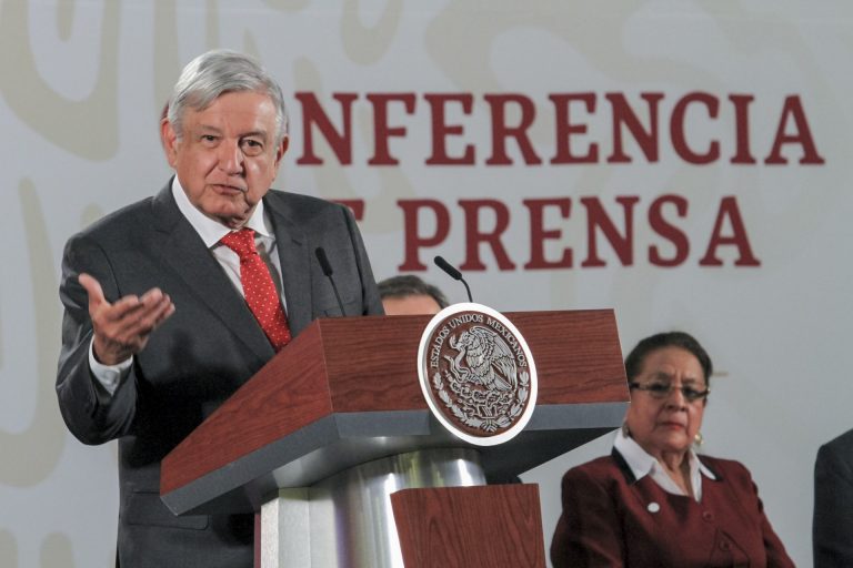 El presidente de México espera que el exdirector de Pemex detenido en España sea extraditado