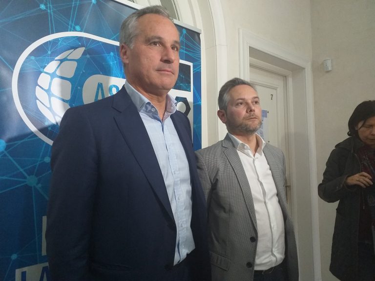 AV.- Auxiliares se adhieren al plan de refinanciación de Barreras para evitar el concurso y cobrar «toda» la deuda