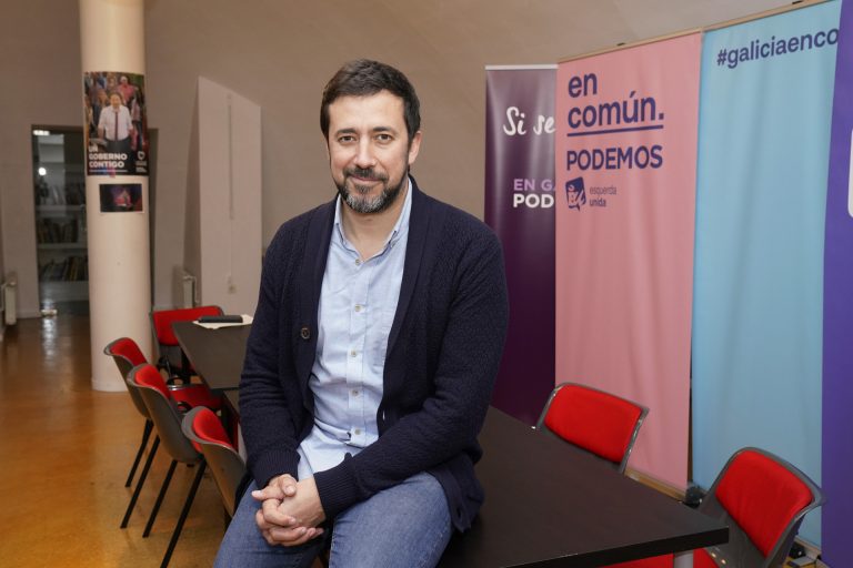Gómez-Reino (Podemos) vería «irresponsable» alterar la marca Galicia en Común «en una campaña tan corta»