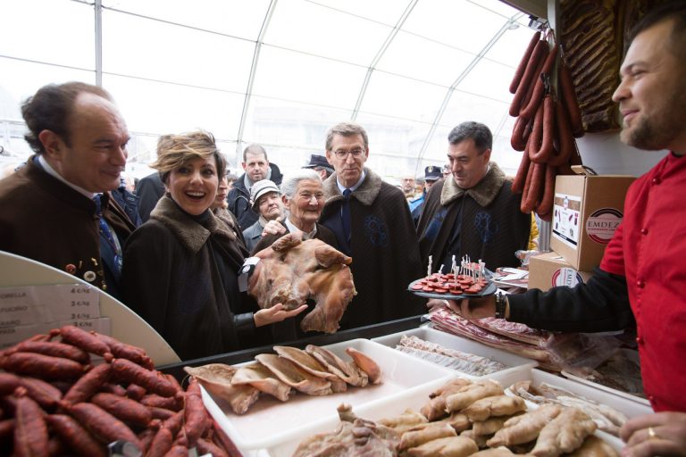 La LII Feira do Cocido de Lalín rinde homenaje a este «símbolo» de Galicia en una gran fiesta gastronómica y cultural
