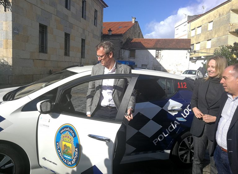La Policía Local de Vilanova de Arousa se convierte en la primera de Galicia en contar con un coche 100% eléctrico
