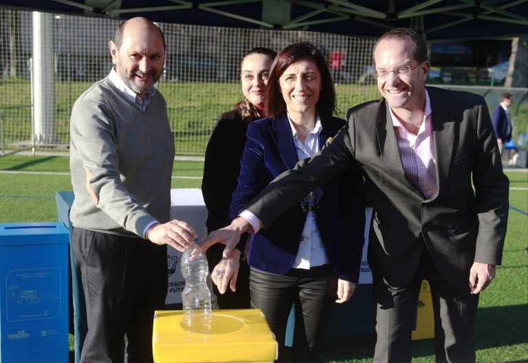 El reciclaje llega a los campos de fútbol