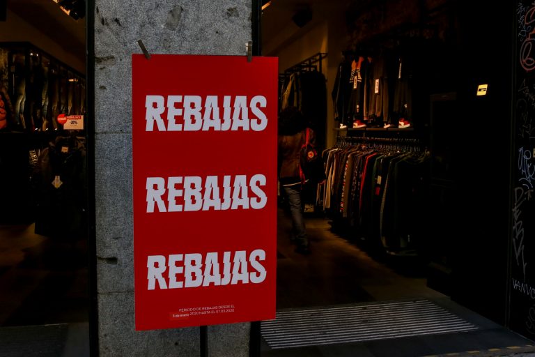Los gallegos gastaron una media de 266 euros en las rebajas, 139 euros menos que en 2019