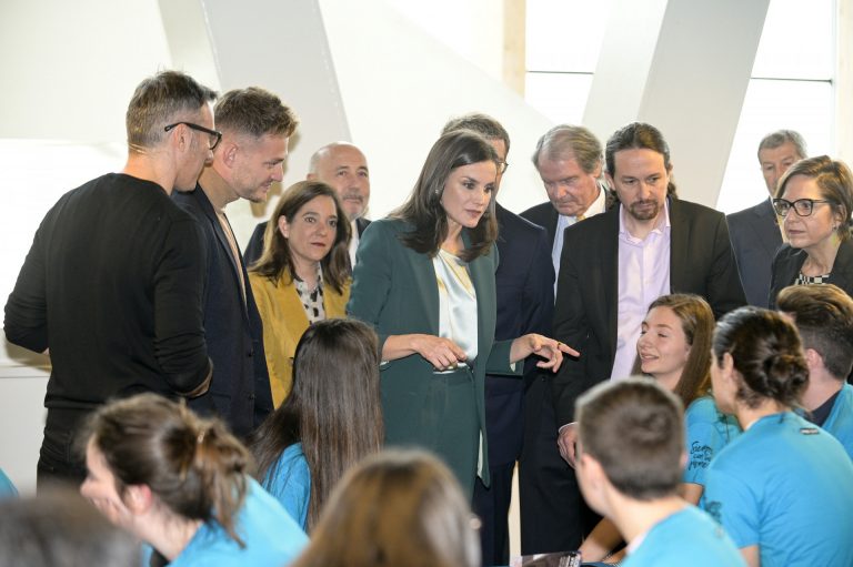 La Reina y Pablo Iglesias, juntos en el acto de proclamación del Premio Social de la Fundación Princesa de Girona