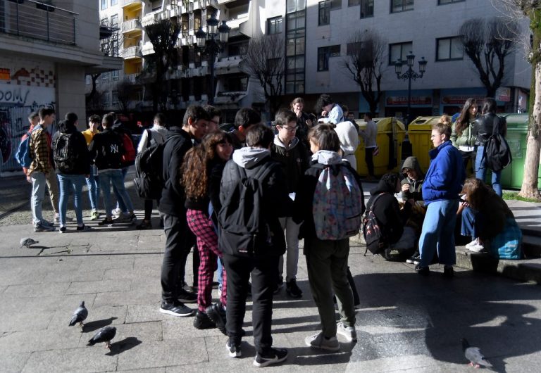 Las casas de apuestas en Vigo al lado de los institutos, un peligro real para el alumnado