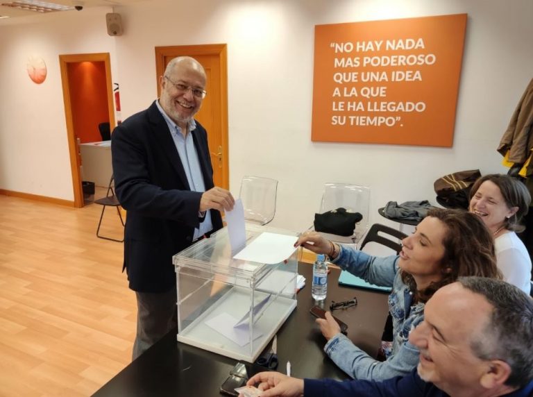 El sector crítico de ciudadanos vence en Galicia al de Inés Arrimadas