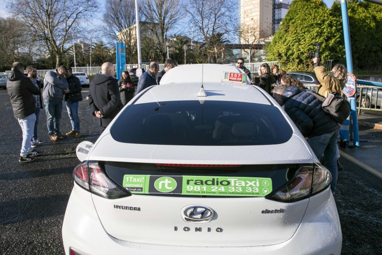 Coronavirus.- El Ayuntamiento de A Coruña recomienda a los taxistas  extremar la limpieza y desinfección del vehículo