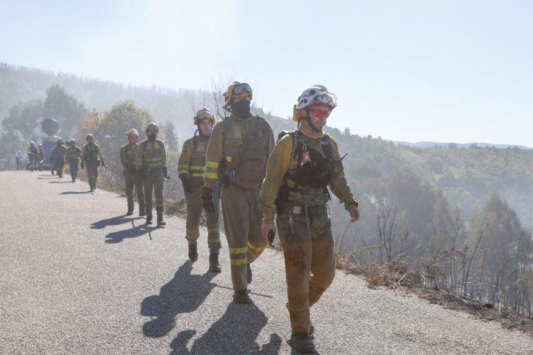 Técnicos de prevención de incendios forestales inician la huelga indefinida, que secunda el 80% del personal