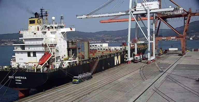Puerto de Vigo admite que abril «no va a ser bueno» por una crisis que ya ha frenado la autopista del mar y los tráficos
