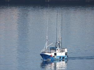 Rescatados los seis tripulantes de un pesquero hundido a 30 millas de Estaca de Bares (A Coruña)