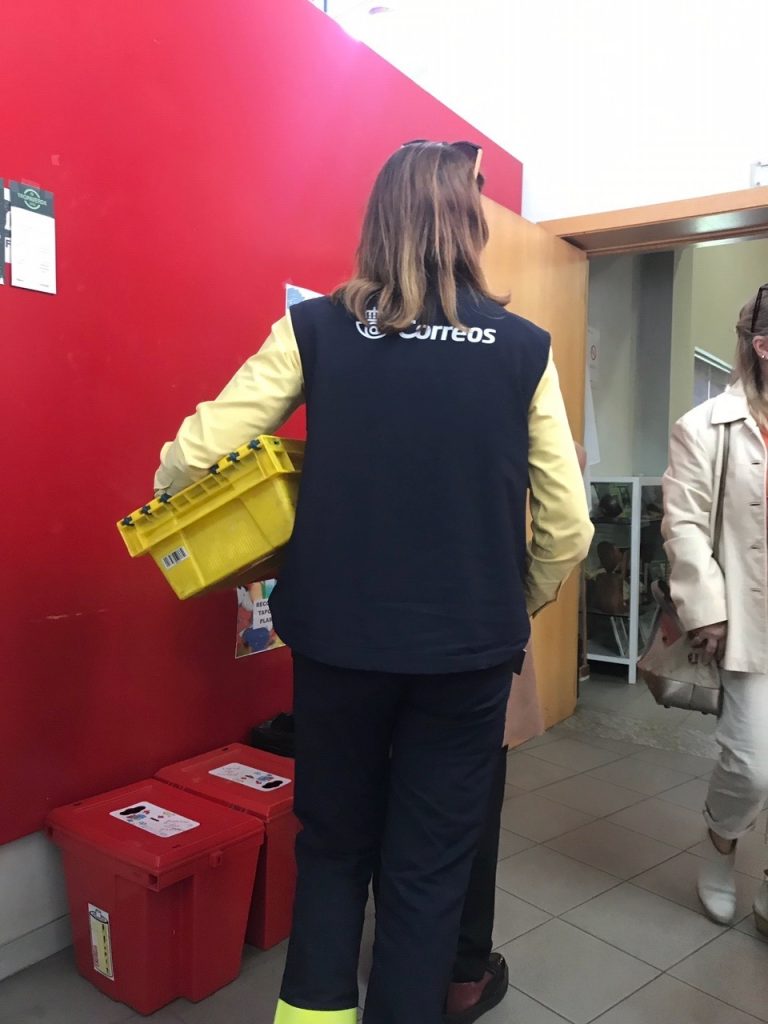 Correos prevé una «reorganización» de su oficina de Marín, pero descarta el cierre