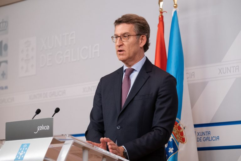 El presidente da la Xunta se queja de que el Gobierno central «no delibere» con las comunidades y «confisque» 100 millones a Galicia