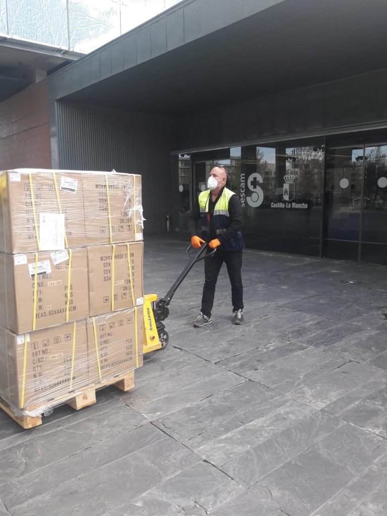 Coronavirus.- El Gobierno reparte un millón de test a las CCAA, de los que Galicia recibirá 58.000