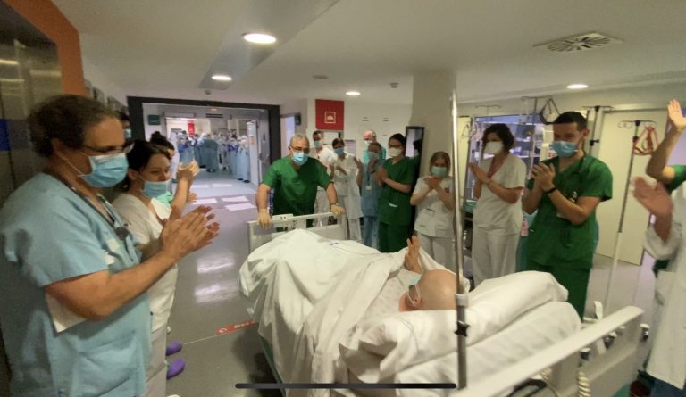 Suben a 145 los pacientes con COVID hospitalizados en Galicia, de los que 17 permanecen en las UCI