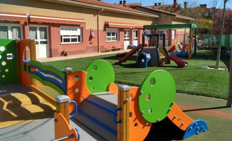 Nova Escola Galega apoya la presencialidad escolar y pide medios, estabilidad y autonomía pedagógica para los centros