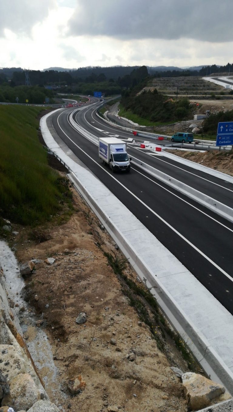 La Xunta licita un programa que permitirá la inspección y gestión de 600 taludes y muros en carreteras autonómicas