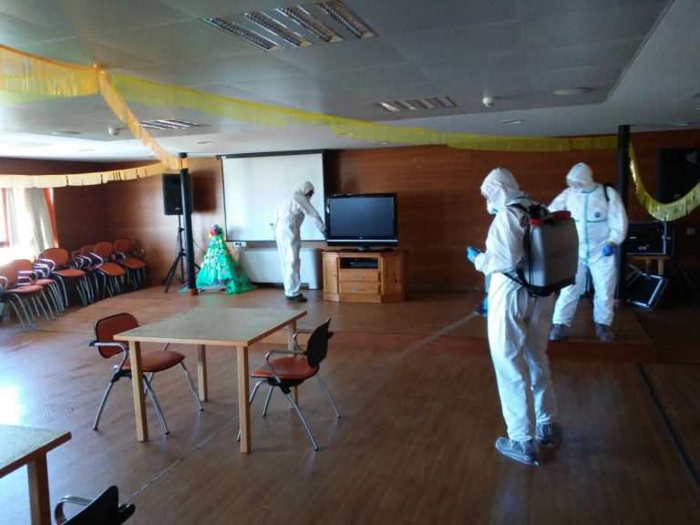 La Brilat realiza labores de desinfección en una residencia en Crecente (Pontevedra)