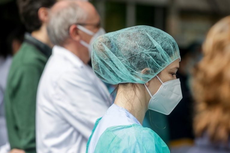 Decenas de exámenes en semanas: estudiantes de Medicina denuncian la elevada exigencia en plena pandemia
