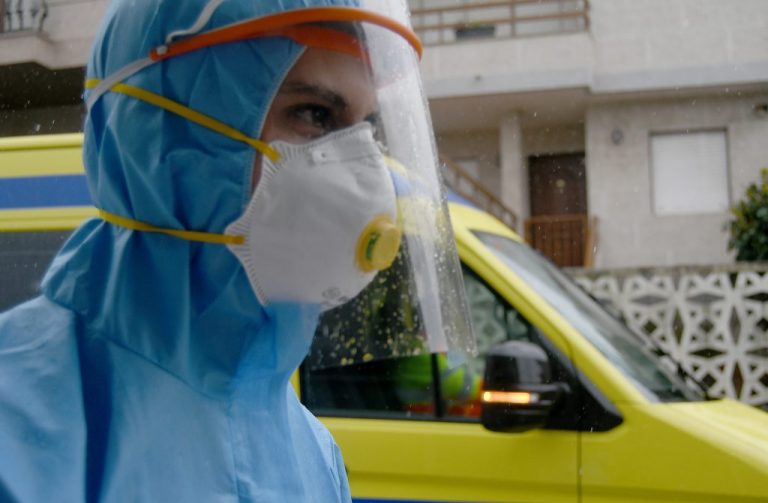 Descienden a 108 los infectados ingresados en UCI en hospitales de Galicia
