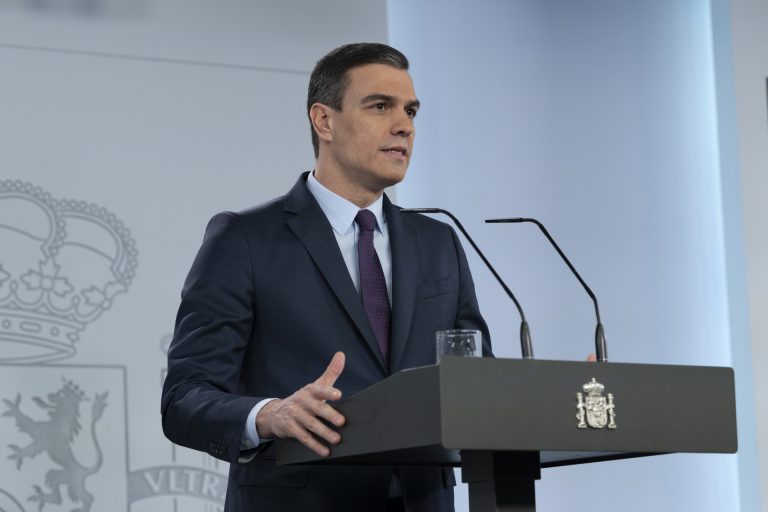 Coronavirus.-Sánchez dice que siguen hablando con las CC.AA sobre las residencias de mayores a un mes de pedir los datos