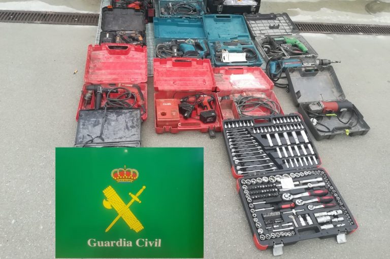 Detenido un hombre por nueve robos y cuatro hurtos en aparcamientos de establecimientos en Verín (Ourense)